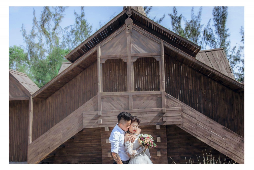 bo anh cuoi lang man cua vo chong chang chuyen gioi truoc them giang sinh