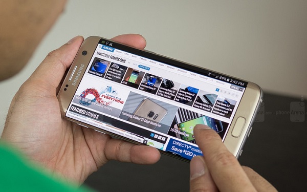 lai den galaxy s7 edge gap loi xuat hien soc mau hong tren man hinh