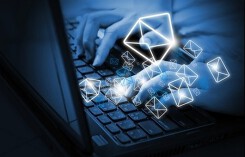 Vợ xâm nhập tài khoản email của chồng và phát hiện sự thật động trời