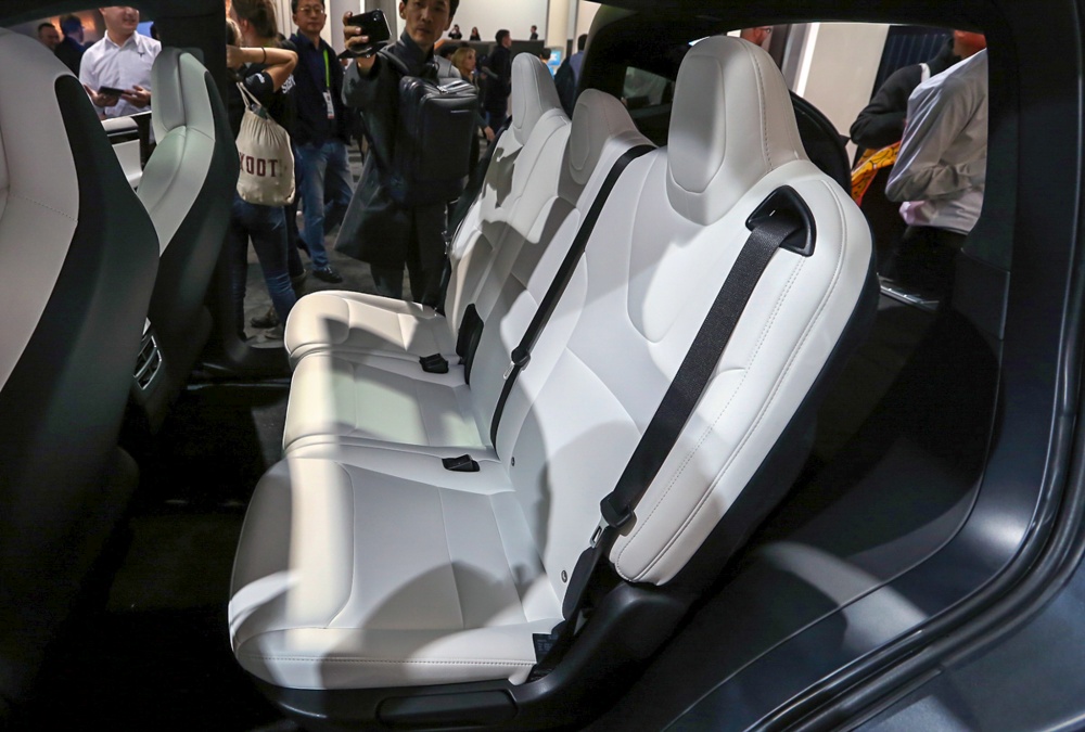 can canh suv an toan nhat the gioi tesla model x tai trien lam ces 2018