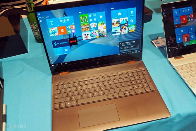 so sanh 2 laptop chuyen doi an tuong nhat ces 2018