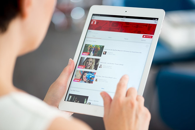 youtube se phat nang cac nha sang tao noi dung doc hai