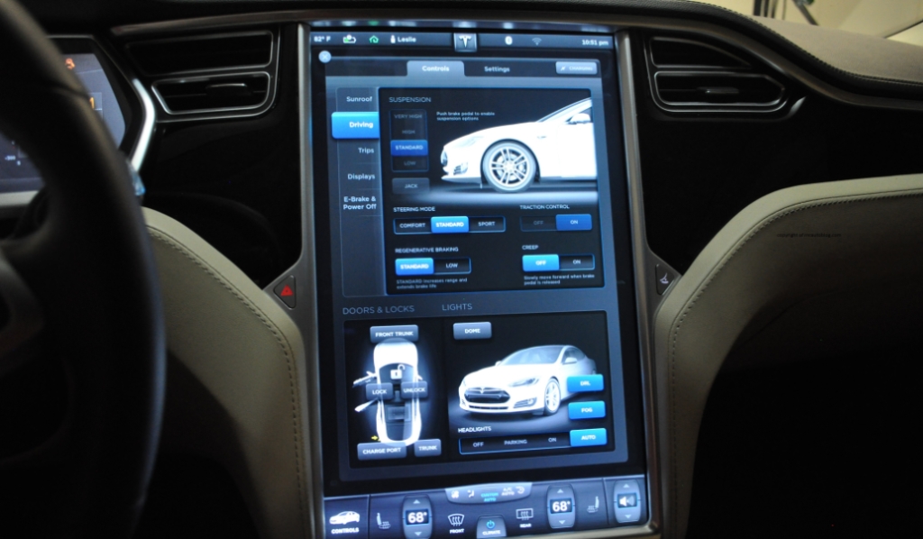 tin tac tan cong may chu cua tesla de dao tien ao