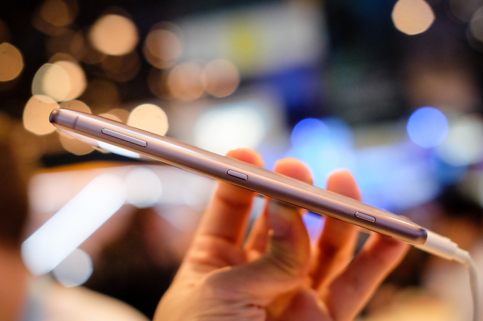xperia xz2 smartphone phong cach moi cua sony