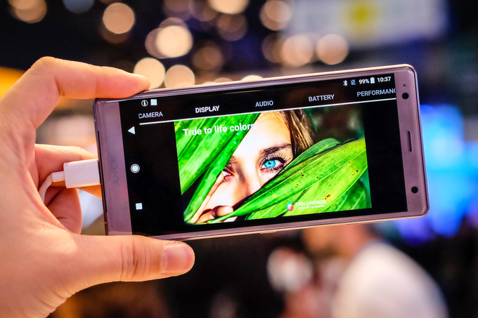 xperia xz2 smartphone phong cach moi cua sony