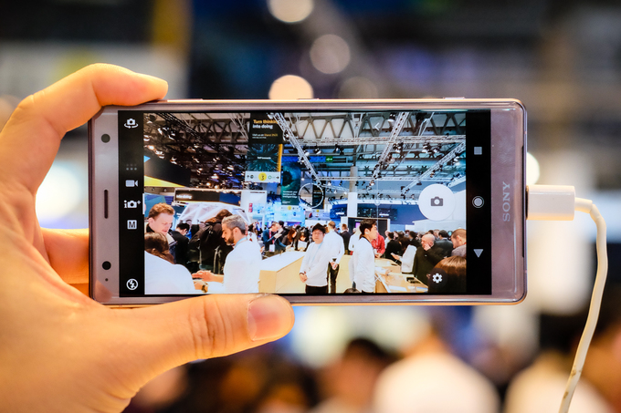 xperia xz2 smartphone phong cach moi cua sony
