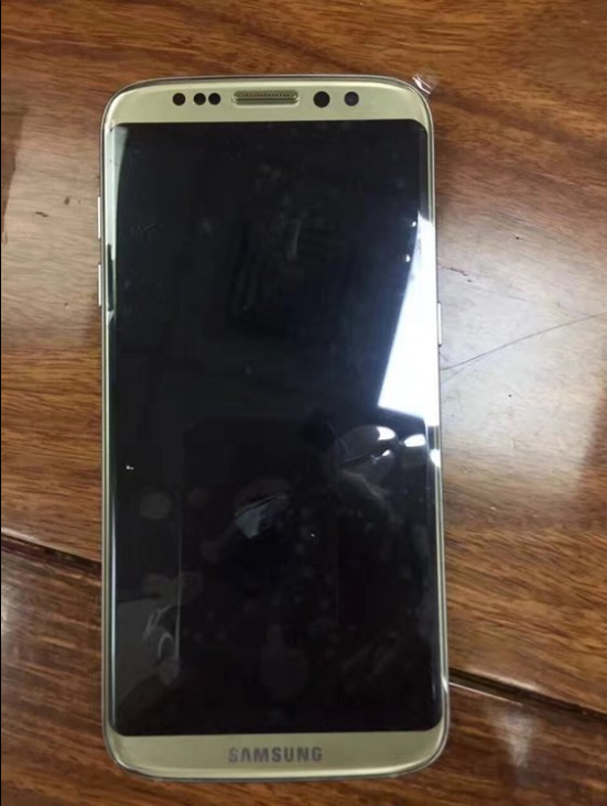 chua ra mat galaxy s8 da bi nhai trang tron tai trung quoc