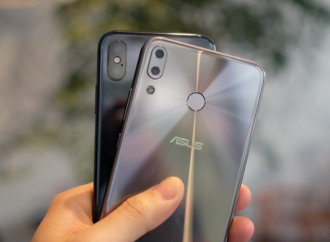 Zenfone 5 màn hình 'tai thỏ' giống iPhone X xuất hiện tại Việt Nam zenfone 5 man hinh tai tho giong iphone x xuat hien tai viet nam