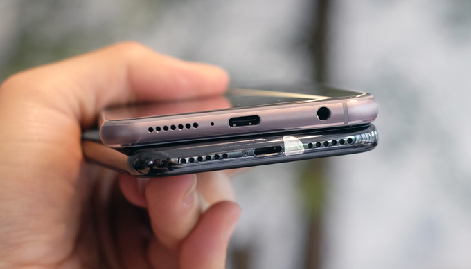 Zenfone 5 màn hình 'tai thỏ' giống iPhone X xuất hiện tại Việt Nam zenfone 5 man hinh tai tho giong iphone x xuat hien tai viet nam