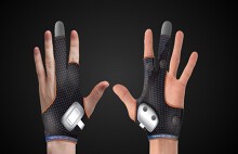 Người mẹ sáng chế găng tay chẩn đoán bệnh cho con