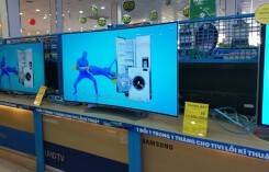Siêu thị đồng loạt xả hàng TV trưng bày mùa thấp điểm