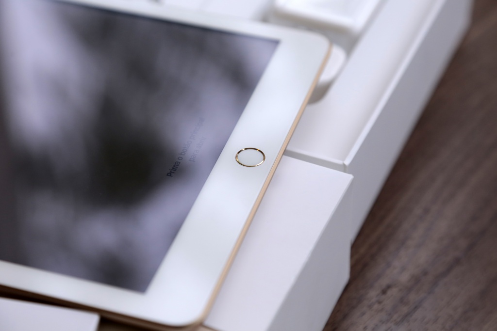dap hop mau may tinh bang ke nhiem ipad air 2