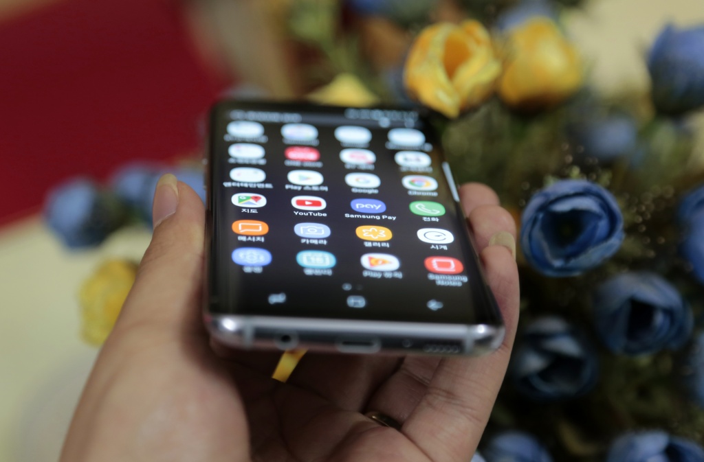 orchid gray ban mau thu vi nhat cua galaxy s8 ve viet nam