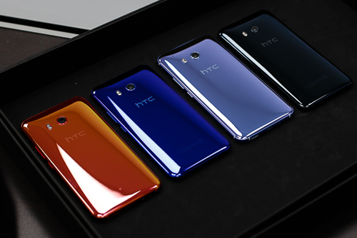 htc ra mat smartphone u11 vo doi mau cam ung canh vien
