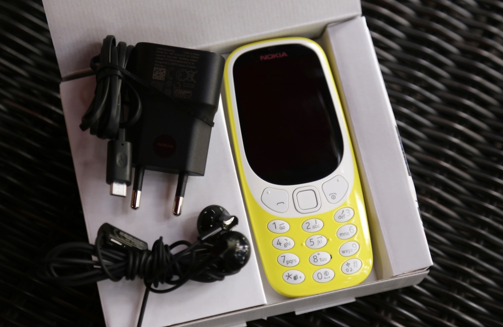dap hop nokia 3310 moi hoai co nhung thieu chat 3310