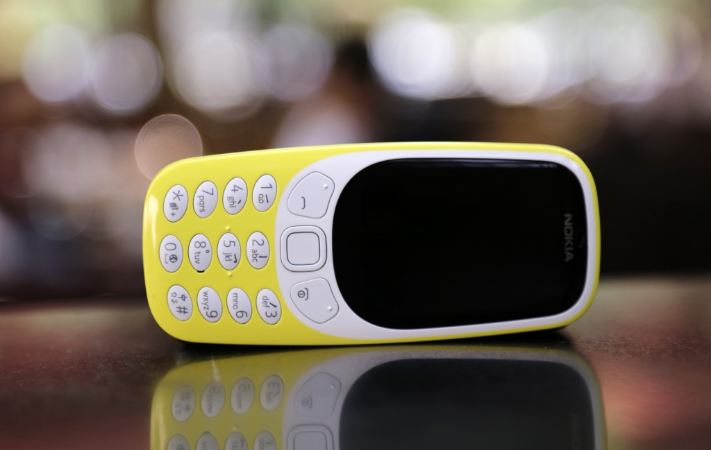 dap hop nokia 3310 moi hoai co nhung thieu chat 3310