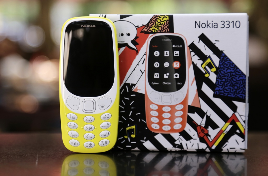 dap hop nokia 3310 moi hoai co nhung thieu chat 3310