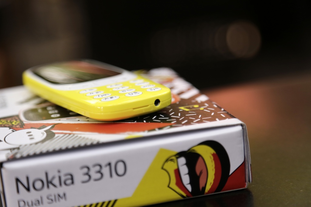 dap hop nokia 3310 moi hoai co nhung thieu chat 3310