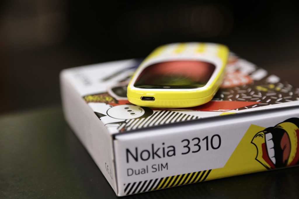 dap hop nokia 3310 moi hoai co nhung thieu chat 3310