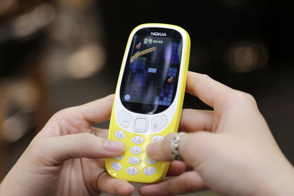 dap hop nokia 3310 moi hoai co nhung thieu chat 3310