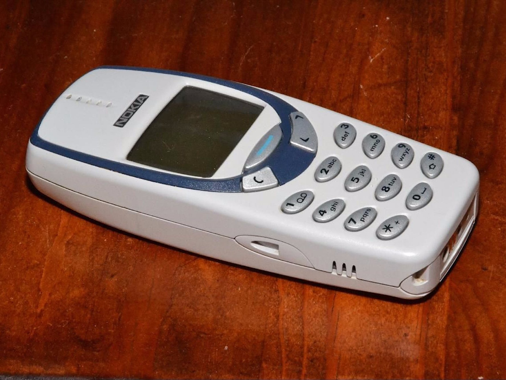 nguoi dung anh hao hung ngay dau nokia 3310 phien ban moi duoc ban
