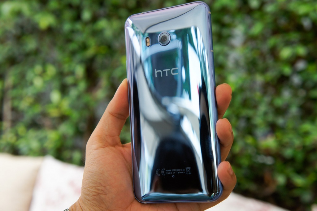 htc u11 doi thu cua galaxy s8 chinh thuc ra mat tai viet nam