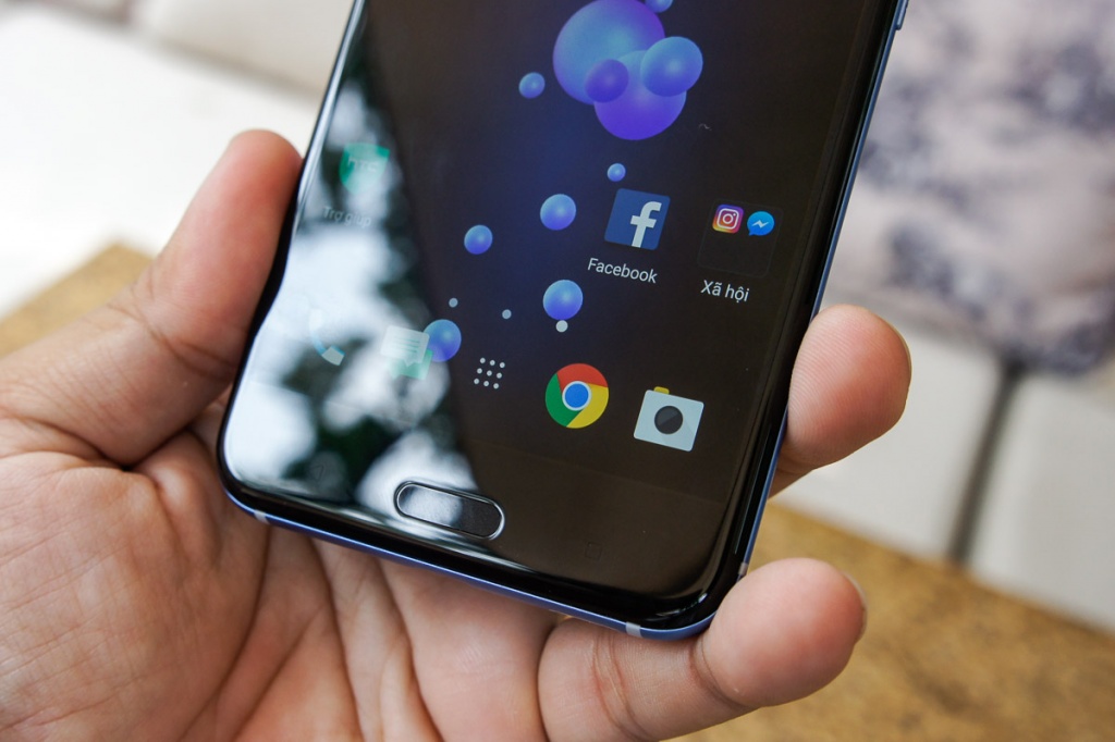 htc u11 doi thu cua galaxy s8 chinh thuc ra mat tai viet nam