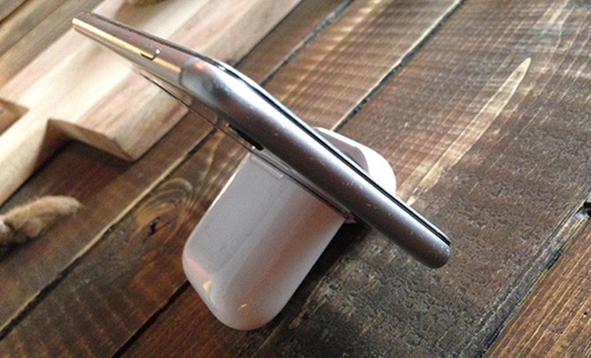 hoa ra day la tac dung khong ngo cua hop tai nghe airpods