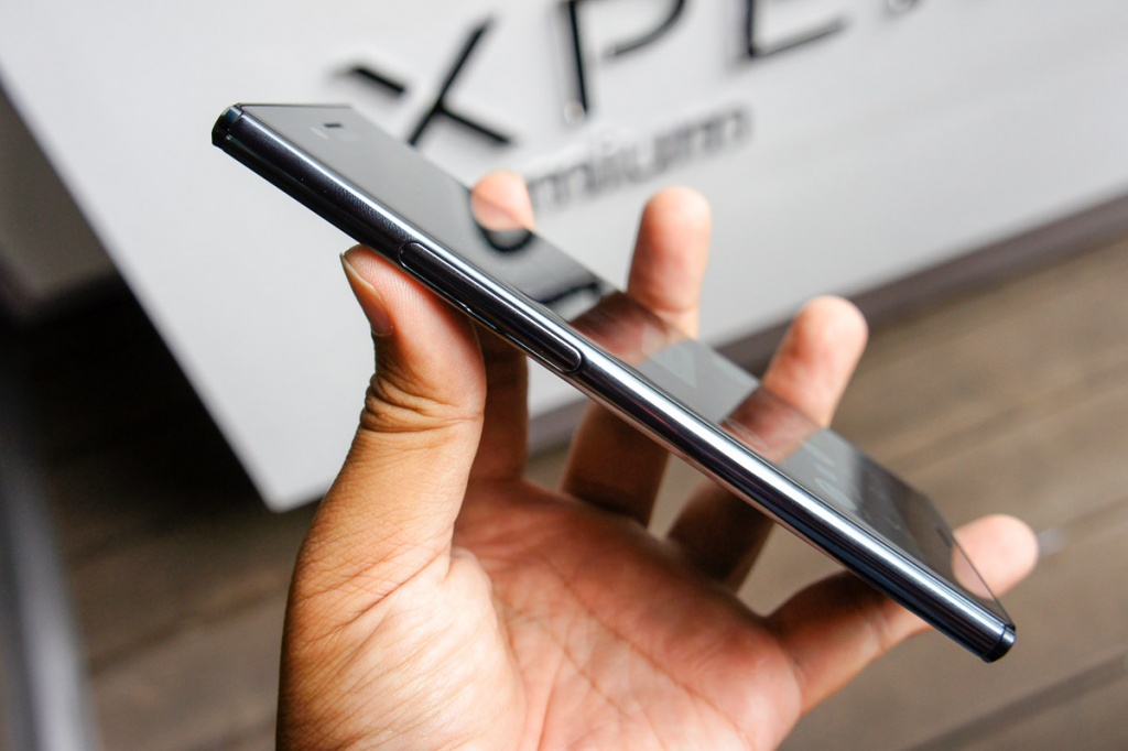sony xperia xz premium chinh hang ra mat gia bang galaxy s8
