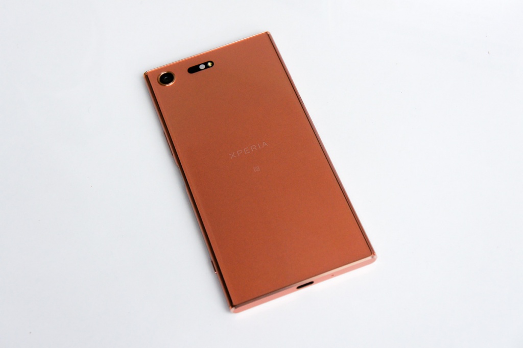 sony xperia xz premium chinh hang ra mat gia bang galaxy s8