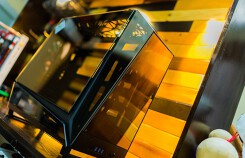 Cận cảnh case máy tính đắt giá nhất nhì Việt Nam: Chỉ có vỏ và nguồn thôi mà cũng ngót nghét 50 triệu