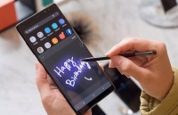 samsung xac nhan ban dien thoai man hinh gap vao nam sau