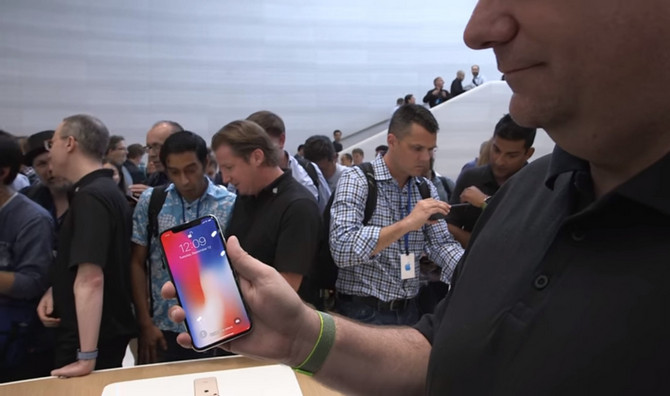 5 cau hoi lon ve he thong nhan dien khuon mat face id tren iphone x