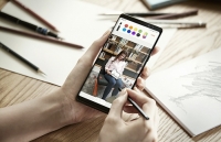 samsung xac nhan ban dien thoai man hinh gap vao nam sau