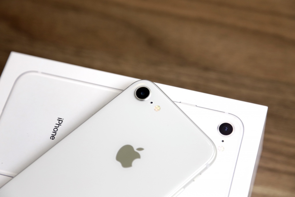 anh thuc te iphone 8 va 8 plus binh cu ruou moi cua apple
