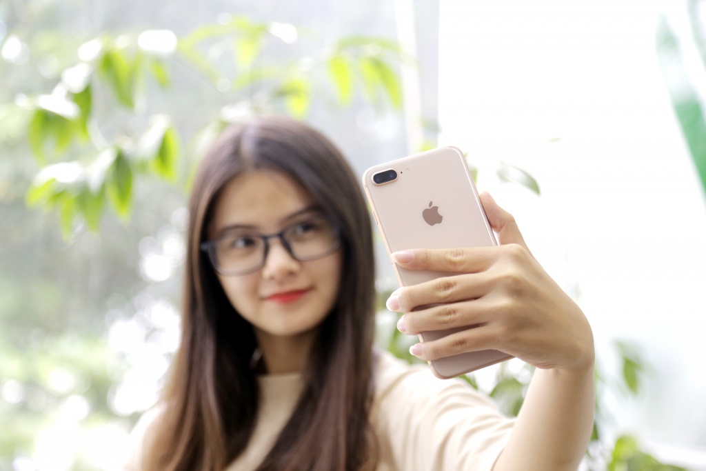 anh thuc te iphone 8 va 8 plus binh cu ruou moi cua apple