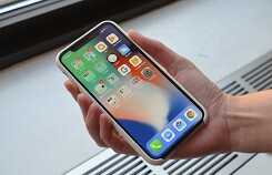 iPhone X bị tố lỗi rè loa