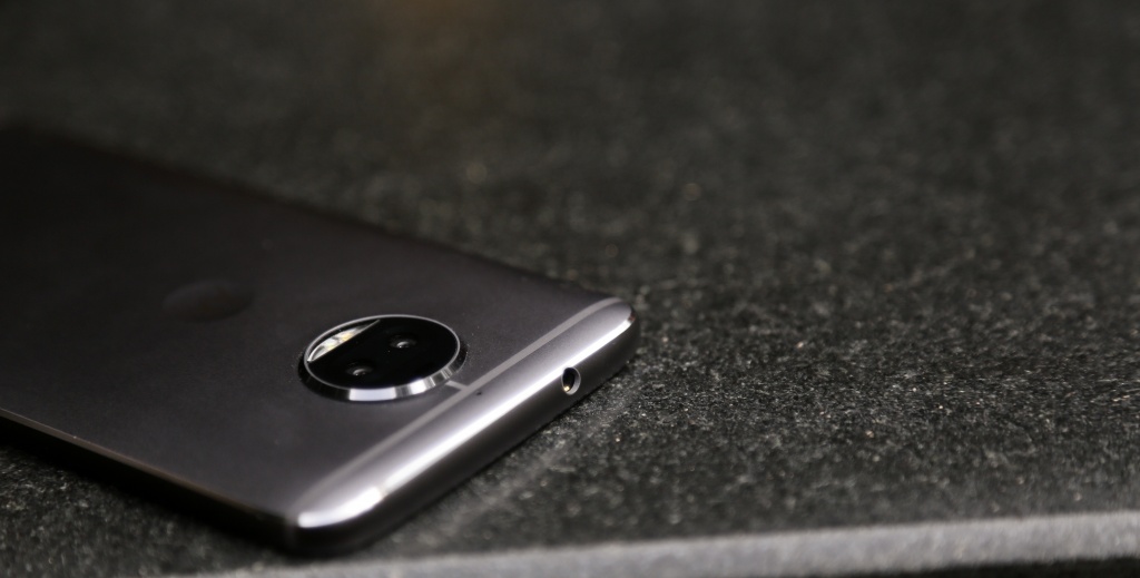 moto g5s plus mau may tam trung cung cap ben bi