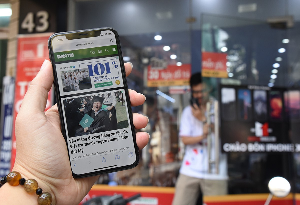 iphone x chinh hang chay hang khi chua kip len ke