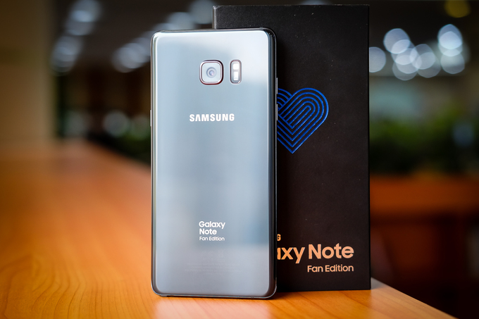 5 smartphone cao cấp giá tốt dịp cuối năm 5 smartphone cao cap gia tot dip cuoi nam