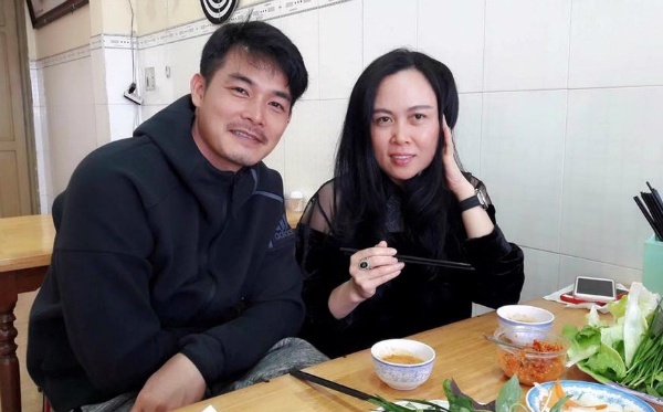 Lê Phương lấy chồng trẻ, Quách Ngọc Ngoan hạnh phúc bên nữ doanh nhân hơn tuổi sau ly hon le phuong quach ngoc ngoan hanh phuc ben nu doanh nhan