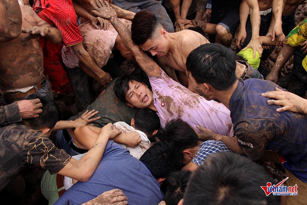 bo van hoa yeu cau bao cao ve su hon loan cua le hoi cuop phet