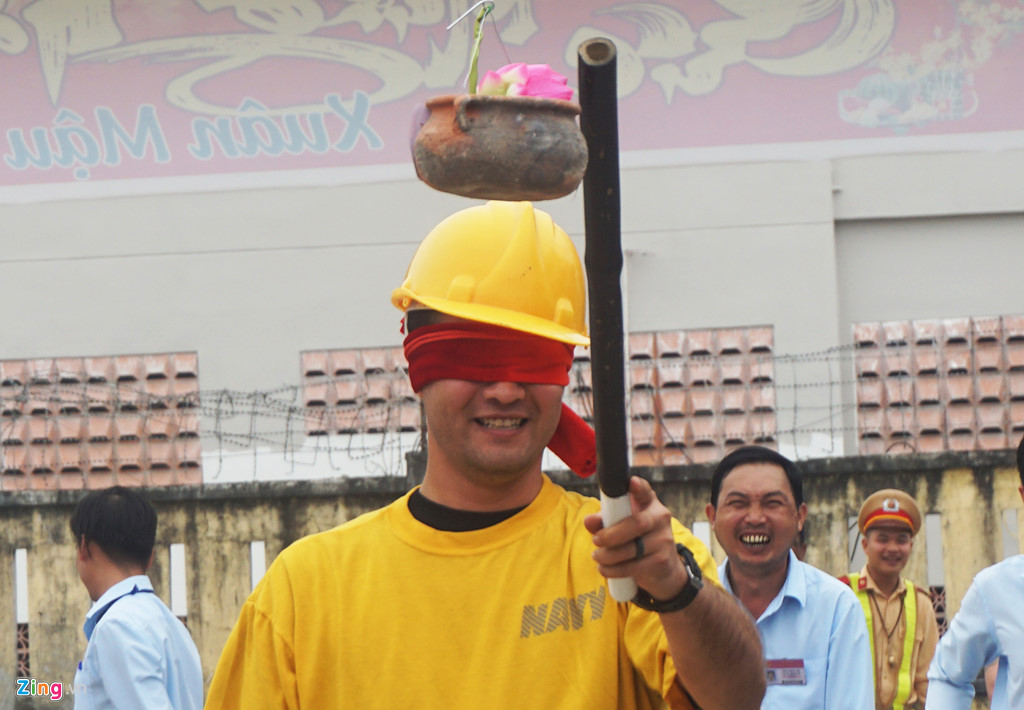 hai quan my tham gia cac tro choi dan gian o da nang
