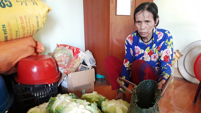 me ca si chau viet cuong no noi tieng ma chang co dong nao cho me