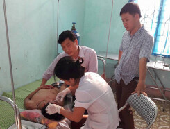 Em bị tát cảnh cáo, anh đến trường đánh thầy giáo gãy mũi