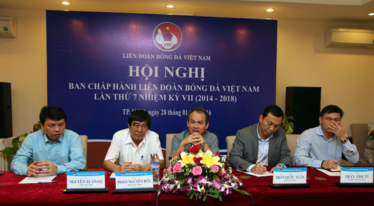 vi sao bau duc khong co ten trong danh sach de cu vff khoa toi