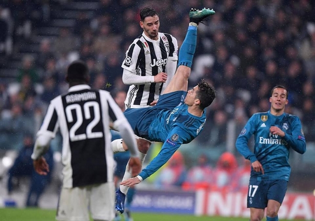 ronaldo lap ky luc khong tuong nhu sieu nhan sau khi giup real madrid huy diet juventus