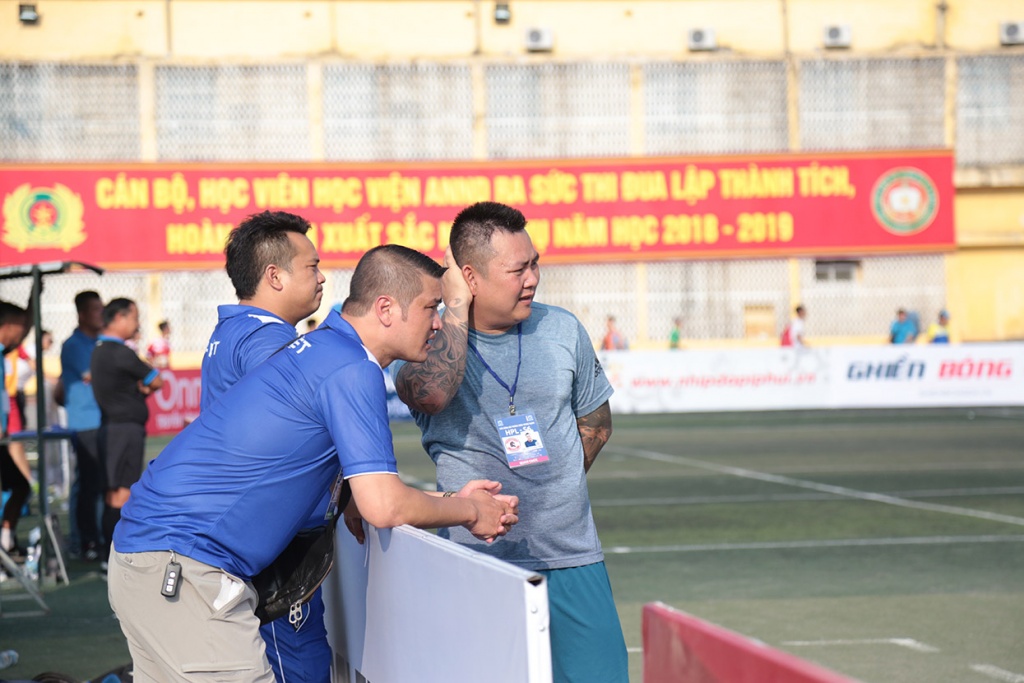 van minh da bai cuong quoc trong ngay khai mac hpl s6 day cam xuc