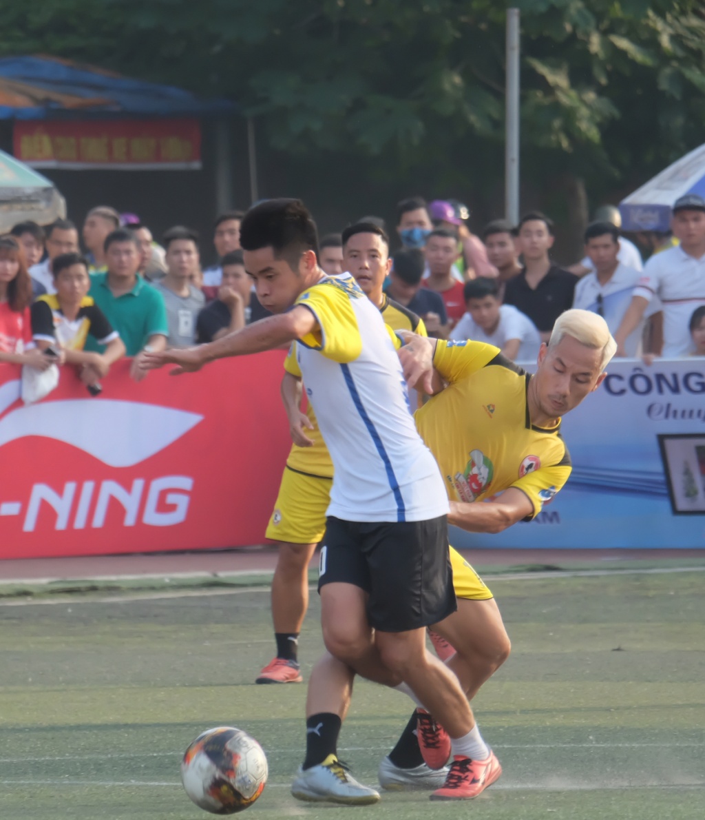 hpl s6 nha bao len chien thuat fc nguyen trai danh bai van minh