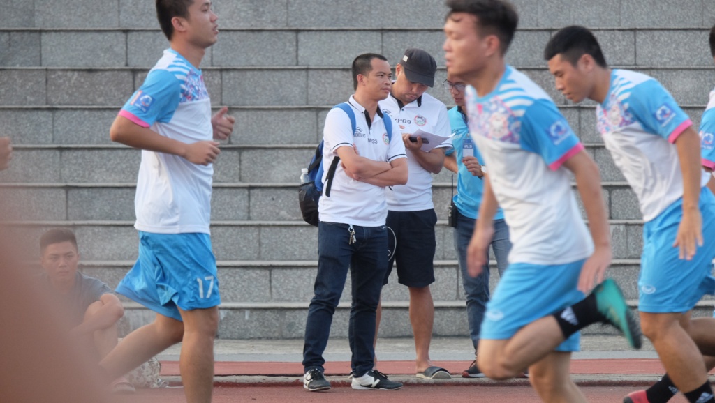 hpl s6 nha bao len chien thuat fc nguyen trai danh bai van minh